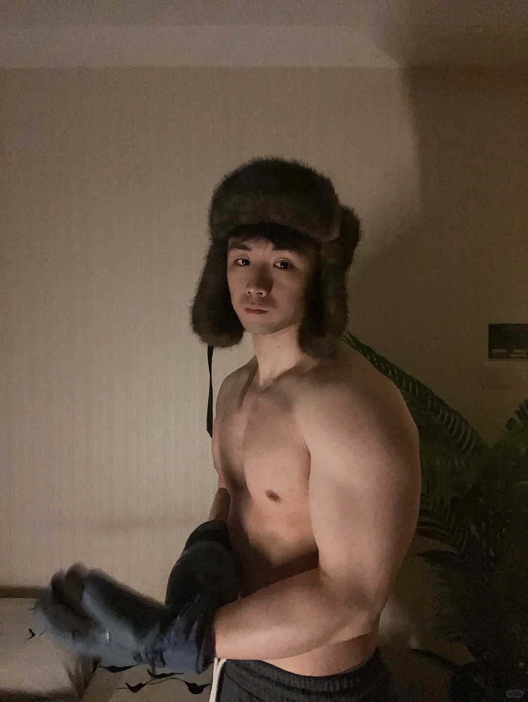 【健身】28岁上海运动博主，紧实大腿胸肌麒麟臂，这脂包肌大腿太馋人（组图） - 1