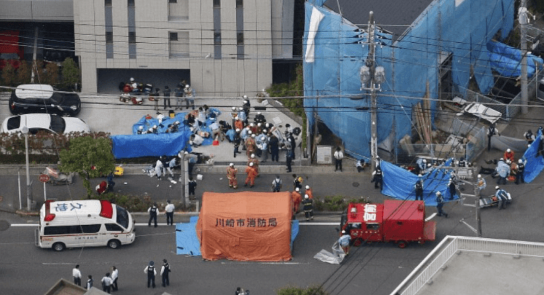 日本突发无差别杀人事件!28岁男子开车撞向7名小学生,车轮下哭声一片…(组图) - 19