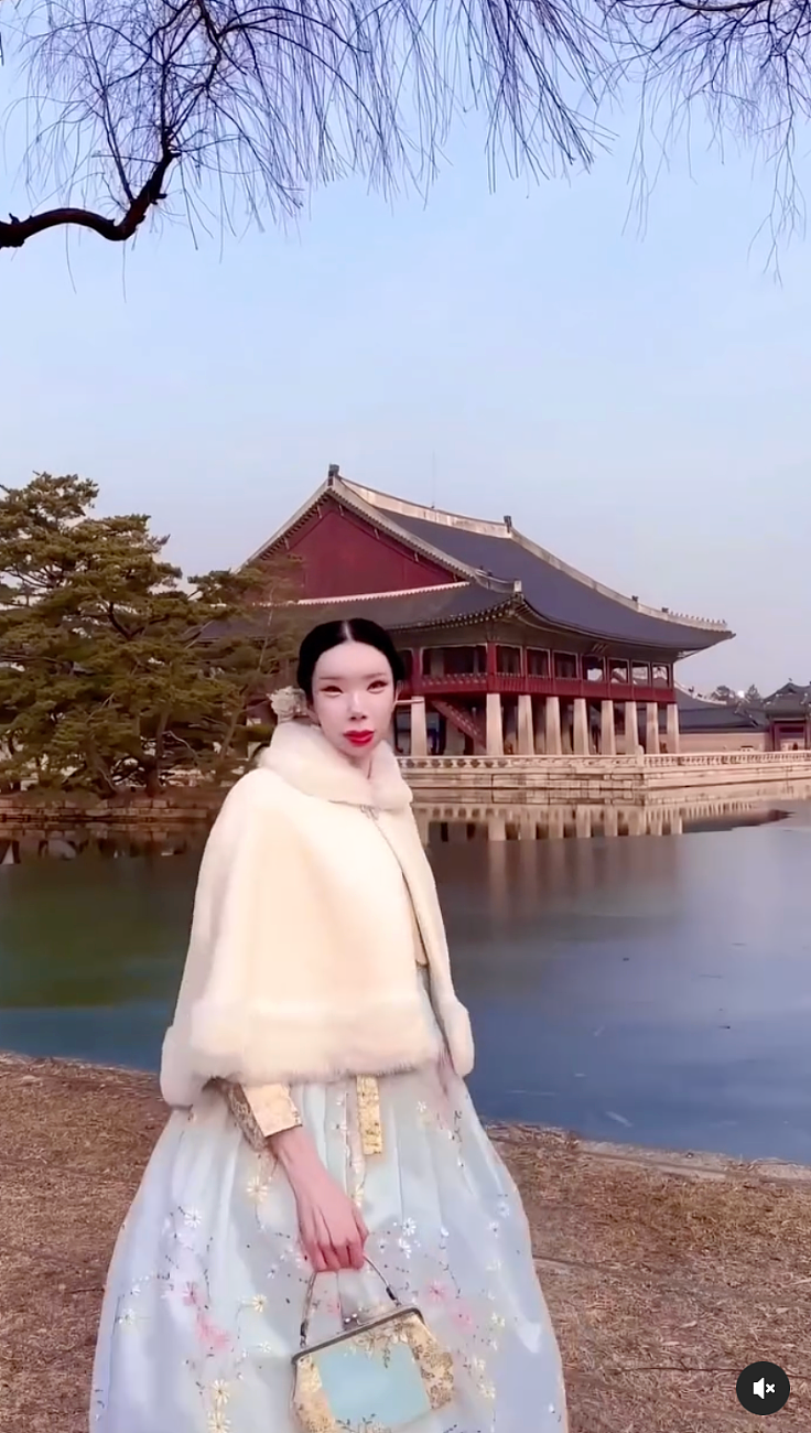 混血女网红因从小饱受霸凌，痴迷整容全脸爆改，网友：太渗人...（组图） - 2