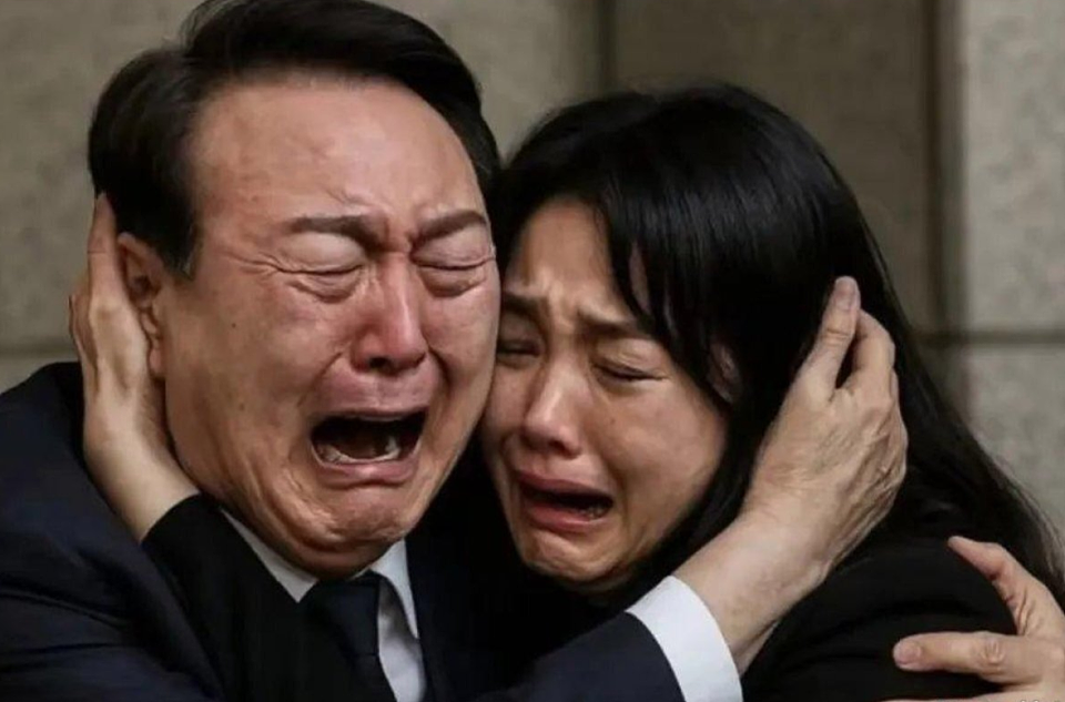 尹锡悦遭抄家，文在寅被起诉，五日内反转三重天：韩国政治混战全面爆发（组图） - 1
