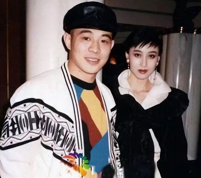 李连杰和利智合照曝光!老成了难以想象的模样...(组图) - 1