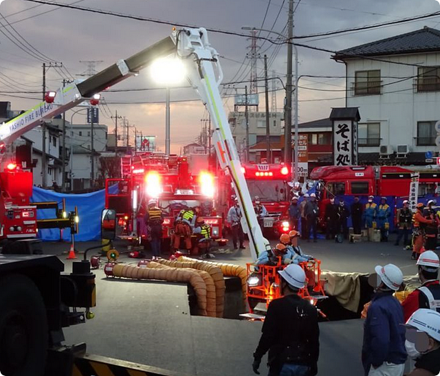 日本74岁司机被困坍塌坑三个月,终被确认死亡!曾爬出地面被劝回(组图) - 1