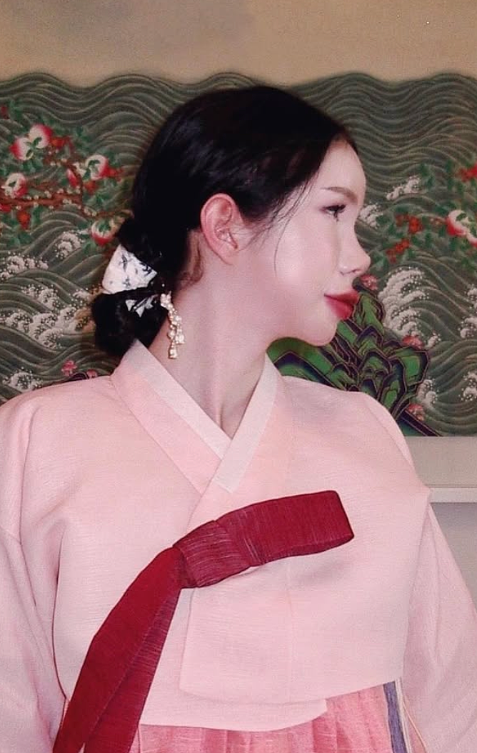 混血女网红因从小饱受霸凌，痴迷整容全脸爆改，网友：太渗人...（组图） - 5