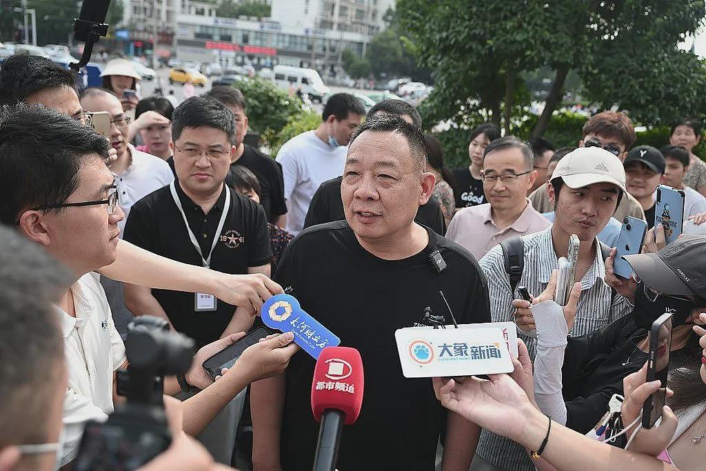 五一最火“穷鬼超市”，被3万人搬空货架（组图） - 13