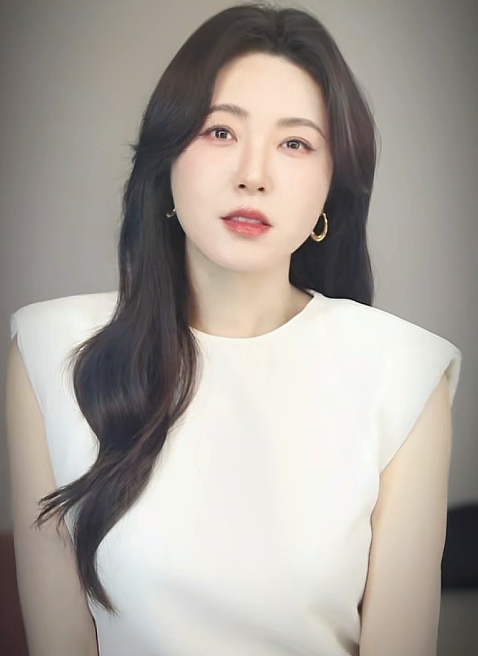 可惜!第一美女刚翻红就塌房了(组图) - 13