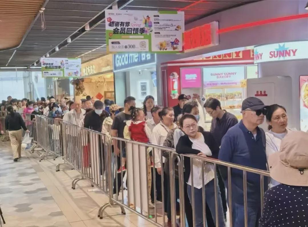 五一最火“穷鬼超市”，被3万人搬空货架（组图） - 7