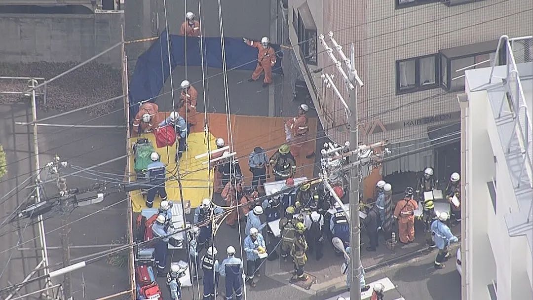 日本突发无差别杀人事件!28岁男子开车撞向7名小学生,车轮下哭声一片…(组图) - 12