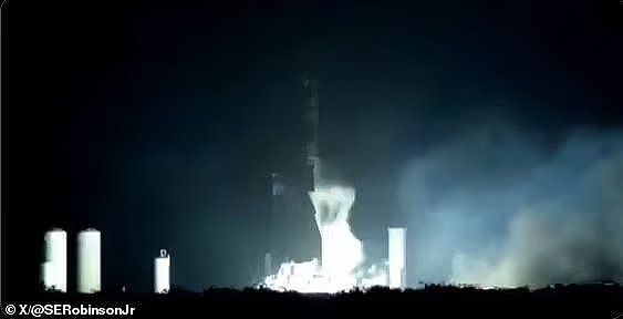 马斯克的360亿火箭爆炸，测试时发生异常引发猜测，首富平静回应（组图） - 4