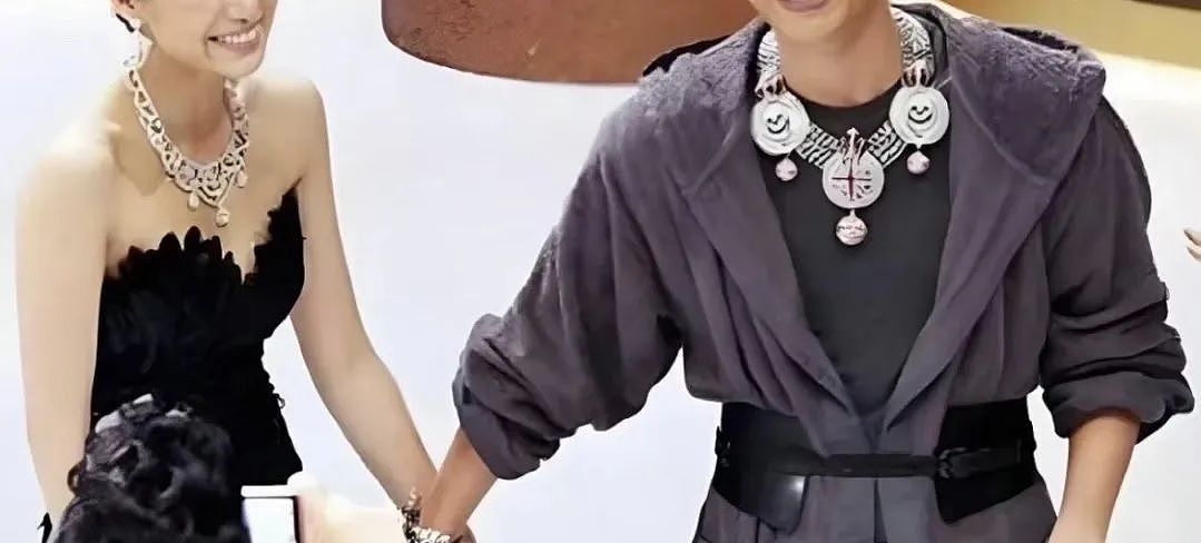 胡杏儿婚姻亮红灯，网友喊话黄宗泽求复合？（组图） - 1