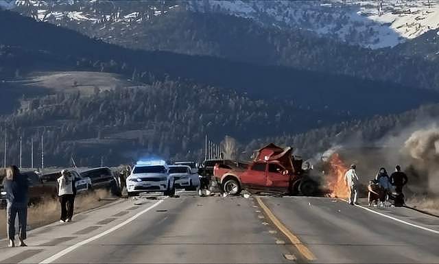 华人旅行团在美国黄石公园惨遇车祸！7人死亡，烈火浓烟派直升机（组图） - 5