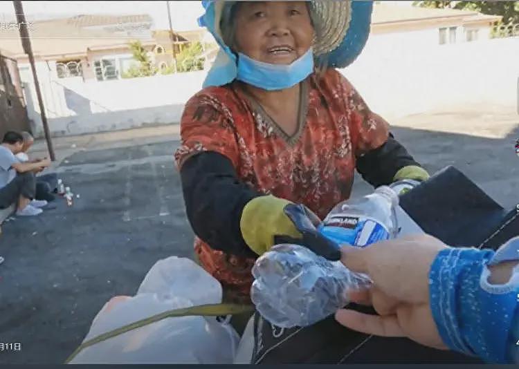 东北67岁大妈到美国捡破烂，一天赚5美元，被采访时：还是美国好（组图） - 1