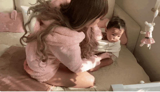 网红少女15岁怀孕生娃、每天睡3小时赚钱带娃、养不上班的老公:你以为的“好路”正在拖你入深渊(组图) - 5