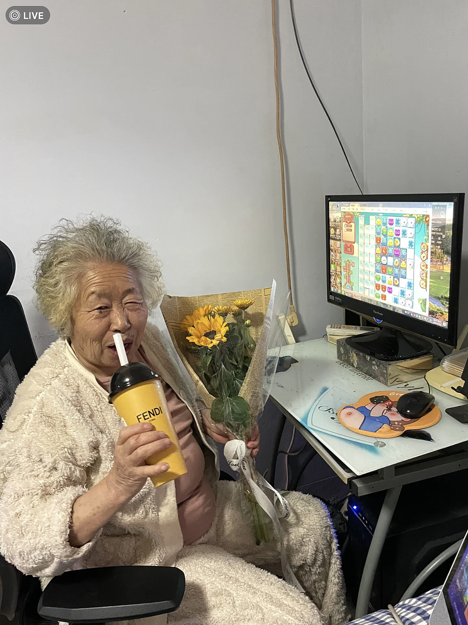 1000万人围观，网瘾奶奶去世了（组图） - 30