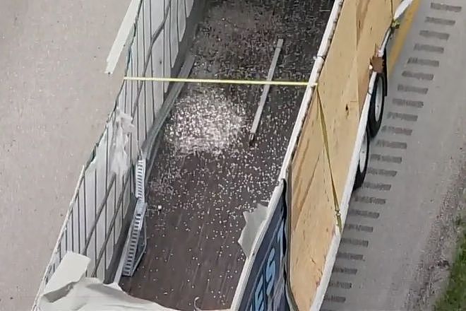 800万枚硬币洒满得州高速路,封路14个小时,却只找回十分之一(组图) - 3