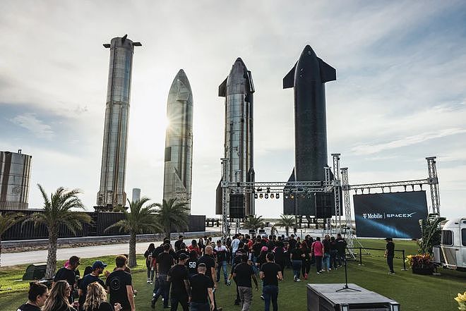 马斯克的360亿火箭爆炸，测试时发生异常引发猜测，首富平静回应（组图） - 5
