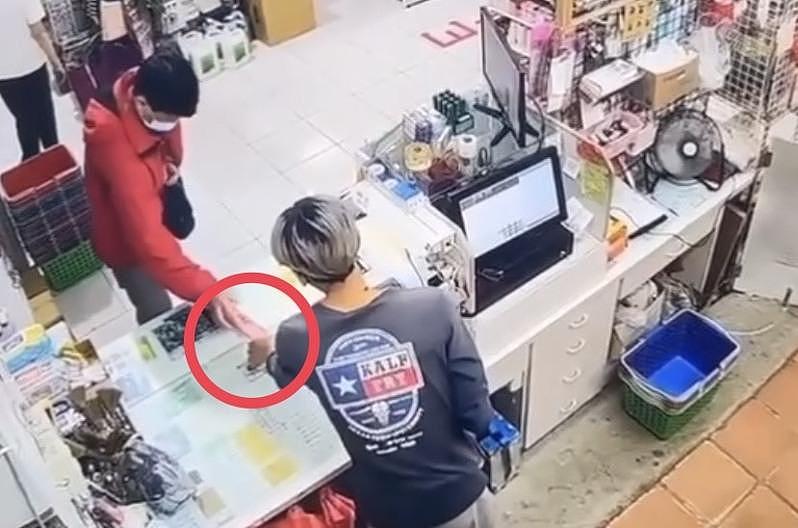 台男争上亿家产杀姪，冷静挑刀画面曝光，坦承杀人无悔意（组图） - 2