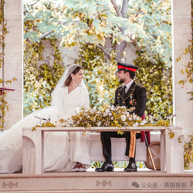 中东王室最美强惨太子妃?沙特豪门千金入宫2年,经历丧父怀孕暴瘦生女!如今带娃复出状态大回春(组图) - 14