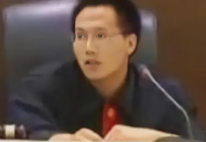 当年说出“不是你撞的，干嘛去扶”的法官，18年后，他过得怎样？（组图） - 8