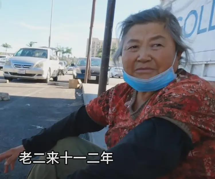 东北67岁大妈到美国捡破烂，一天赚5美元，被采访时：还是美国好（组图） - 2