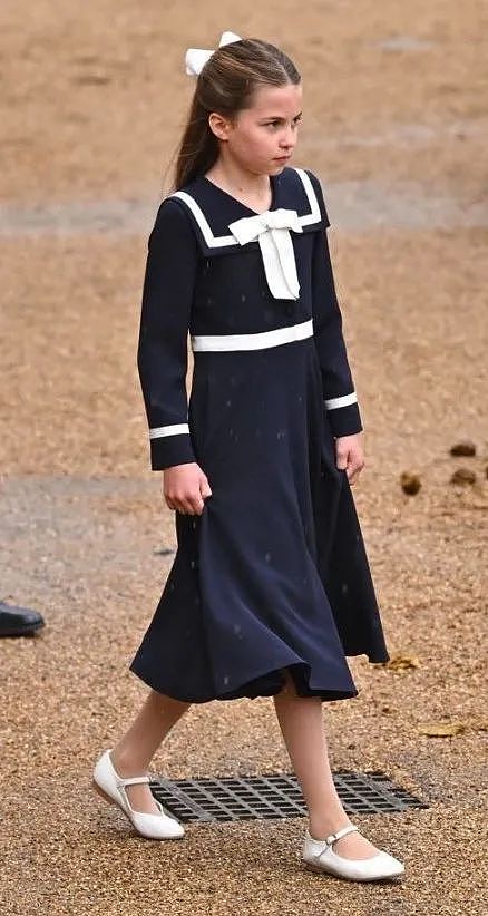 夏洛特公主10岁拉!王室幼女初长成,家里掌实权,对弟弟血脉压制,愈发个性了哇(组图) - 8