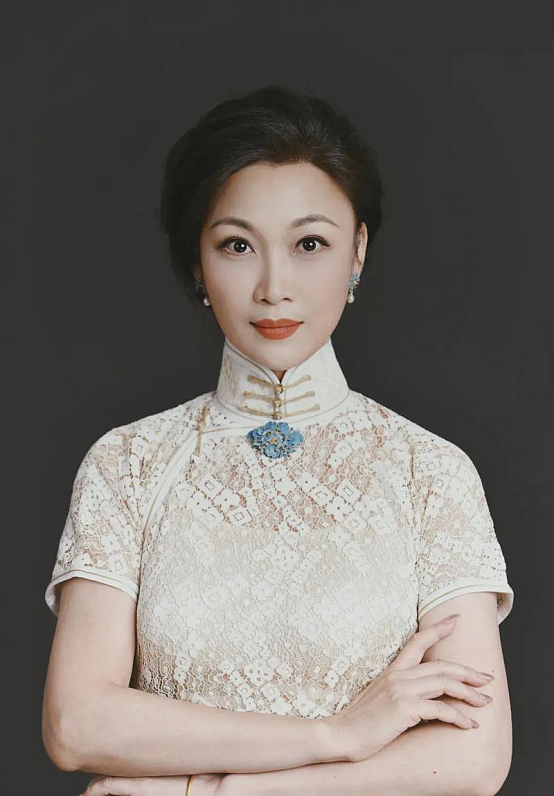 TVB“最美瑛姑”蒋文端近况曝光，网友惊叹“逆生长“，嫁富商生俩女儿，成粤剧传承人（组图） - 3
