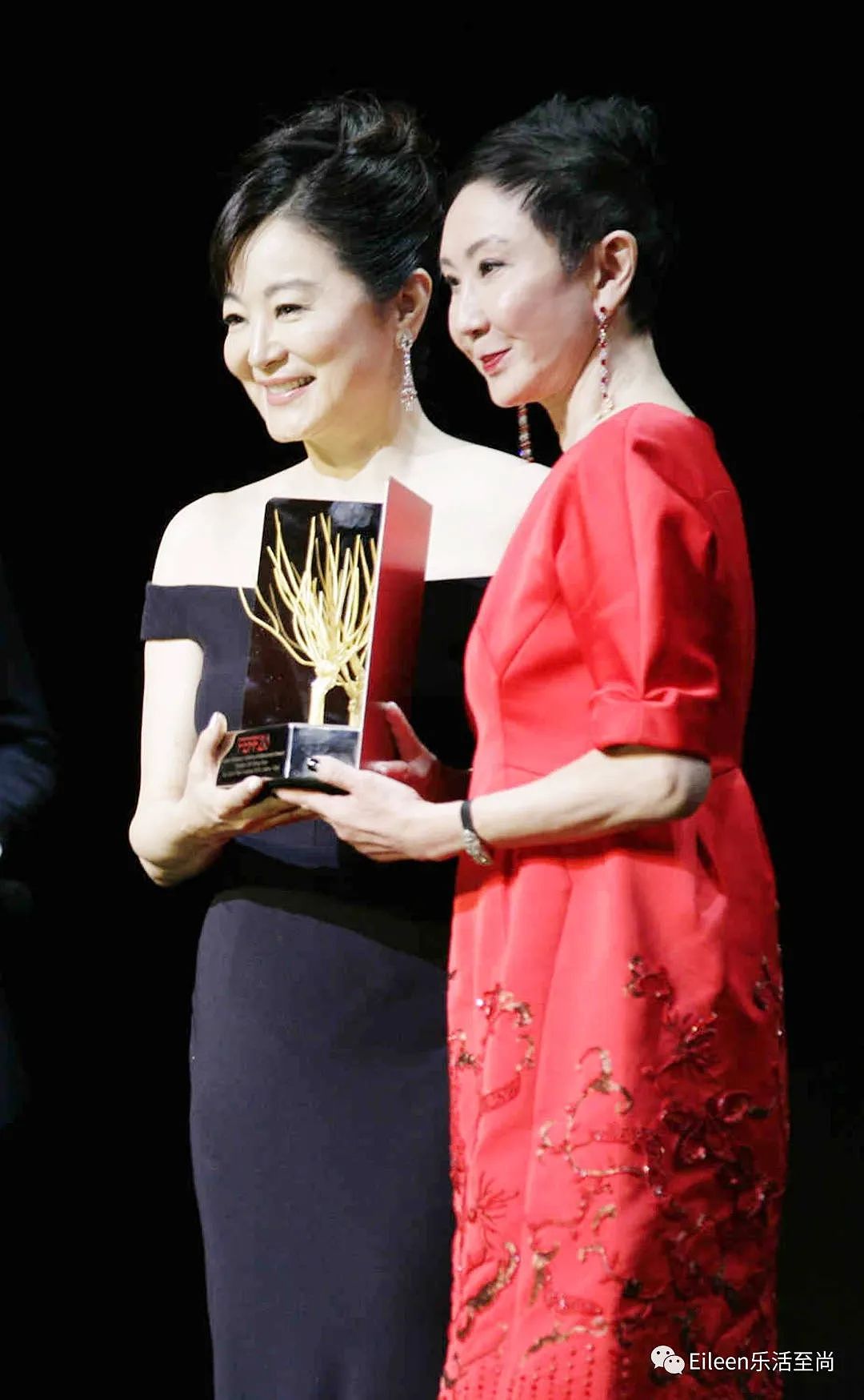 被渣35年又再同台？前夫走低顶级女大佬却为何比女神闺蜜还美？（组图） - 55