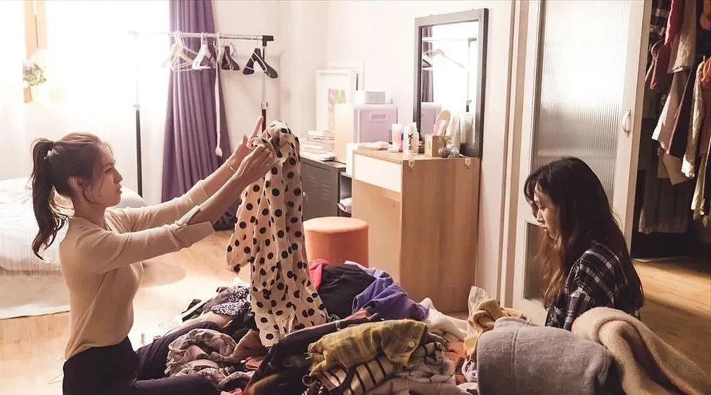 跪在蟑螂屋里叠衣服，我挣到了100万（组图） - 1