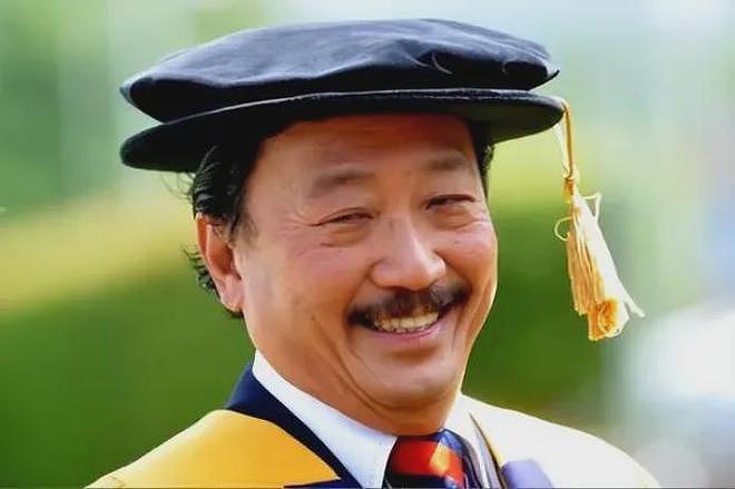 刘德华妻舅陈志远:身家7.7亿美元,热衷吉祥数字8和红色(组图) - 3