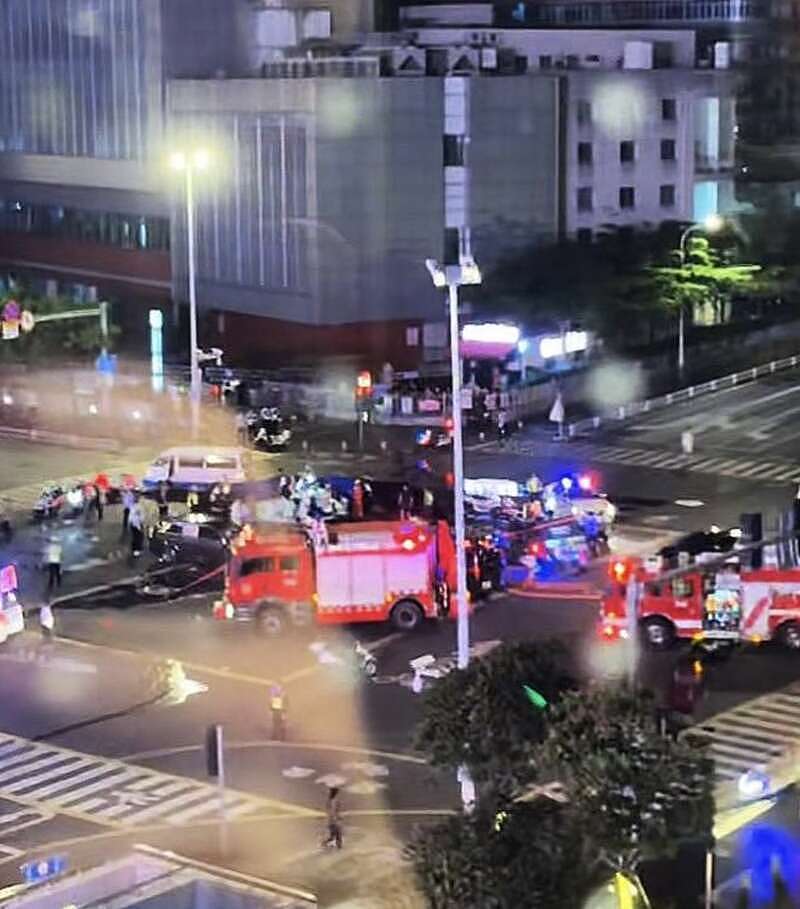多人死伤！福州一汽车冲撞人群，数辆电动车被撞飞，现场画面触目惊心（视频/组图） - 3
