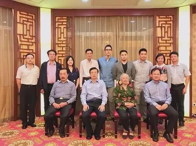 刘德华妻舅陈志远:身家7.7亿美元,热衷吉祥数字8和红色(组图) - 4