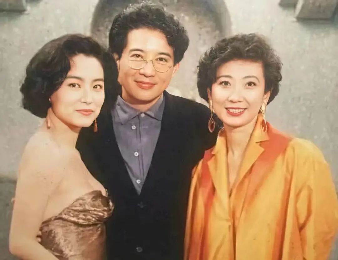 被渣35年又再同台？前夫走低顶级女大佬却为何比女神闺蜜还美？（组图） - 7