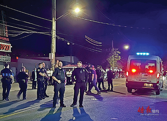 “五个警察对一个女人，衣服都快被拽光了”！四华人当晚再被捕，抗议游民所遭暴力镇压（组图） - 2