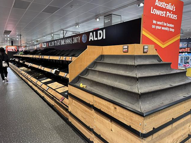 懵了！澳洲Aldi超市的生鲜食品区空空如也，顾客目瞪口呆（组图） - 1