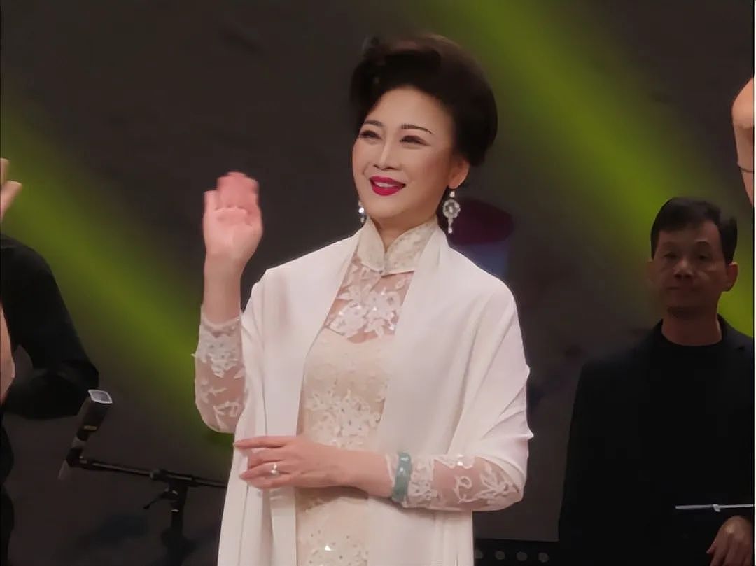 TVB“最美瑛姑”蒋文端近况曝光，网友惊叹“逆生长“，嫁富商生俩女儿，成粤剧传承人（组图） - 9