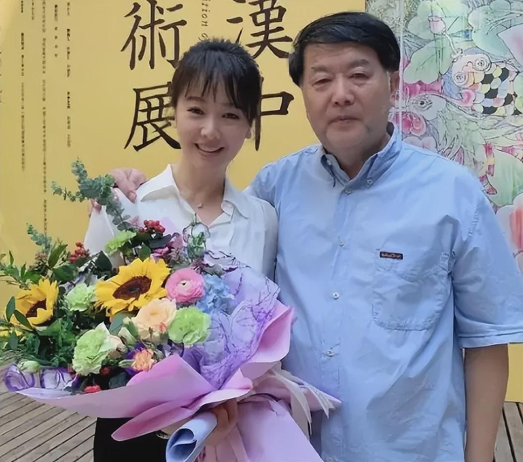 人前正经人后疯狂，靠美貌同多个男人传绯闻，左小青嫁入豪门终成空（组图） - 26