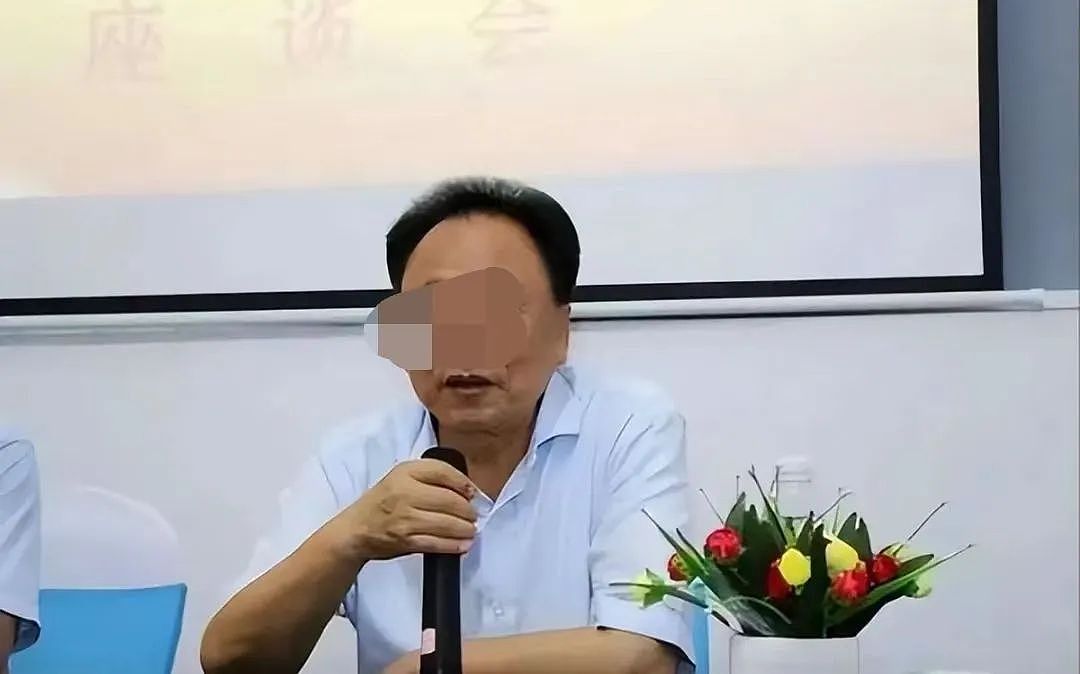 富豪养多个“老婆”每晚要“翻牌侍寝”?从劳动模范到全国通缉他都经历了什么?(组图) - 14