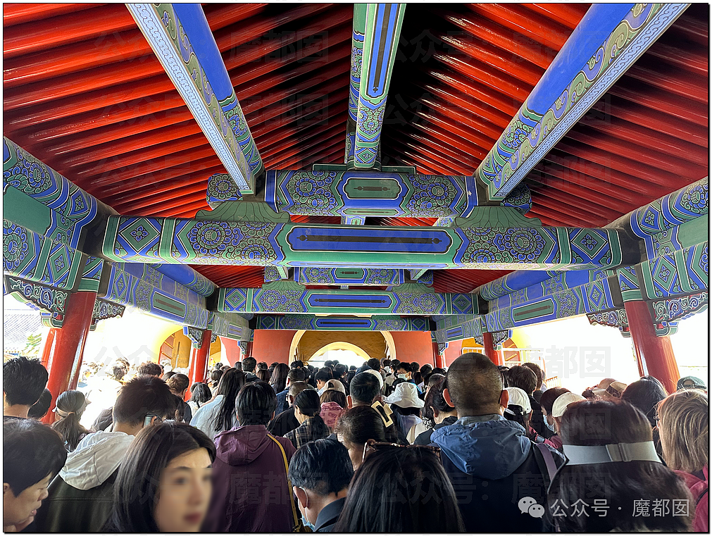 五一假期末尾更疯狂!国内景区人流量再攀高峰,心肝脾肺肾都挤出来(视频/组图) - 50
