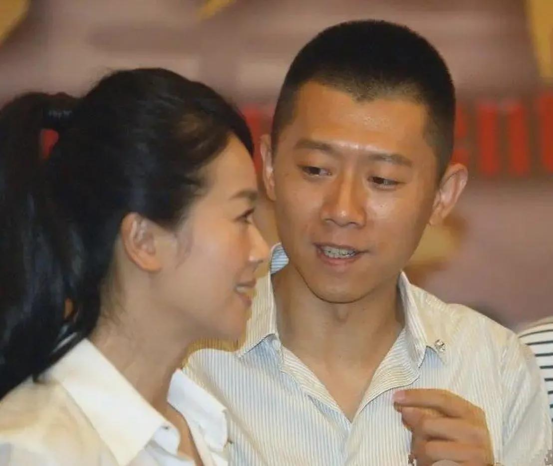人前正经人后疯狂，靠美貌同多个男人传绯闻，左小青嫁入豪门终成空（组图） - 24