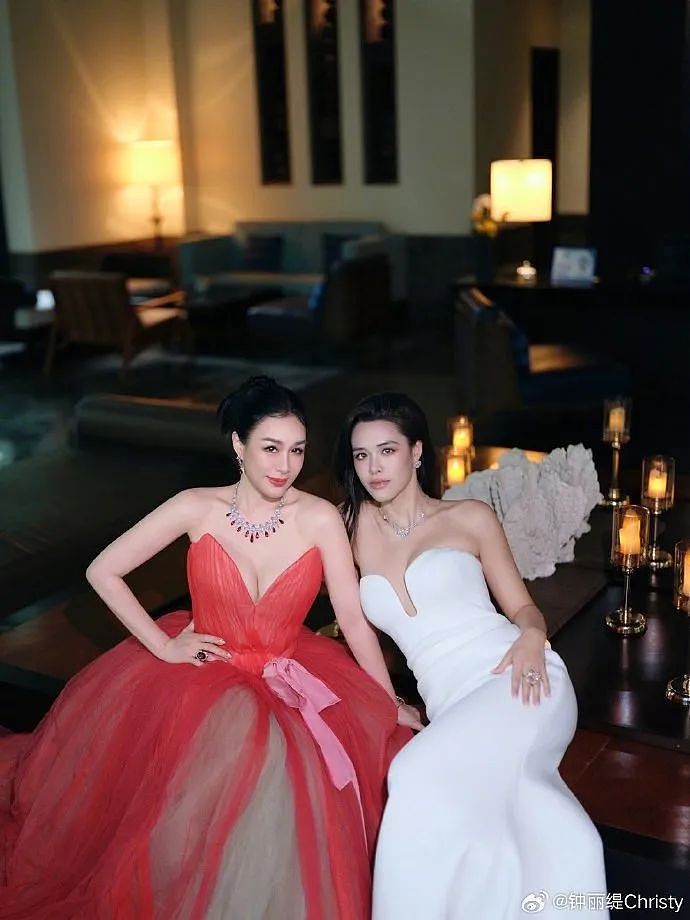 看到钟丽缇三个女儿同框，才明白女儿要怎么养……（组图） - 18