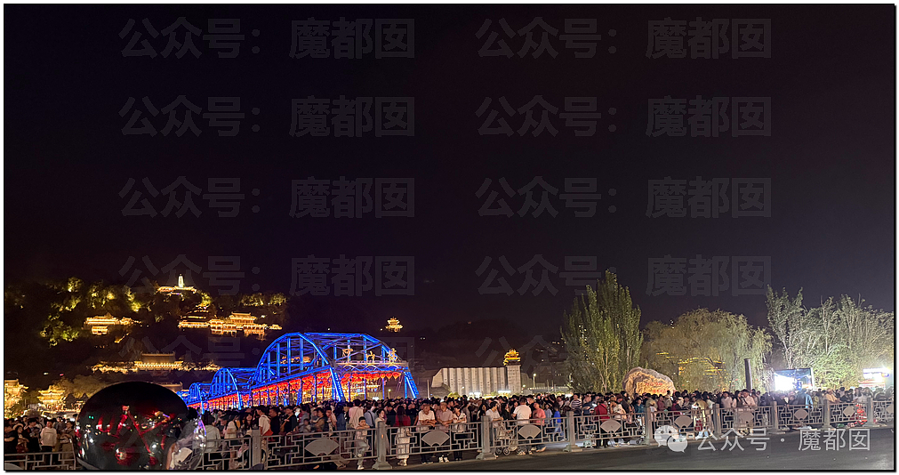 五一假期末尾更疯狂!国内景区人流量再攀高峰,心肝脾肺肾都挤出来(视频/组图) - 124