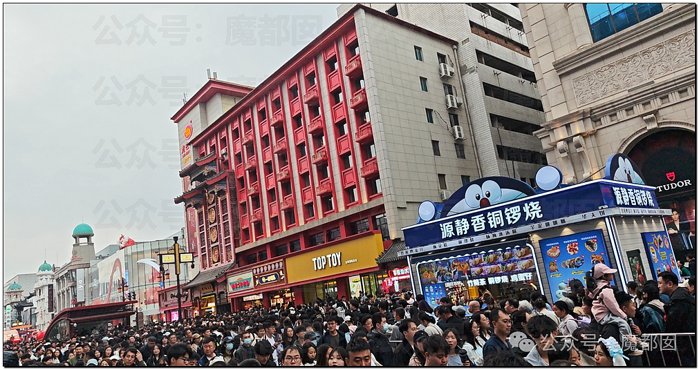五一假期末尾更疯狂!国内景区人流量再攀高峰,心肝脾肺肾都挤出来(视频/组图) - 91