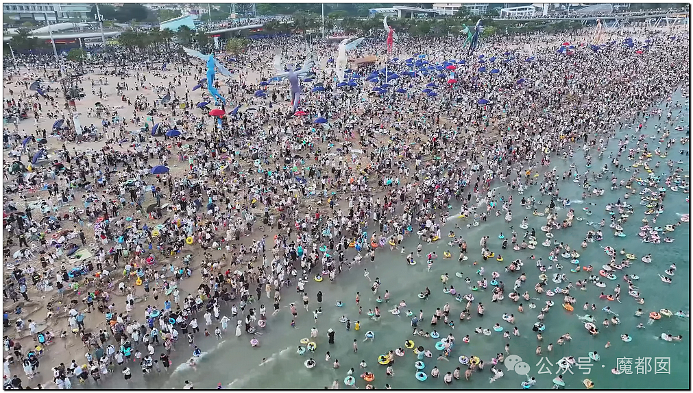 五一假期末尾更疯狂!国内景区人流量再攀高峰,心肝脾肺肾都挤出来(视频/组图) - 2
