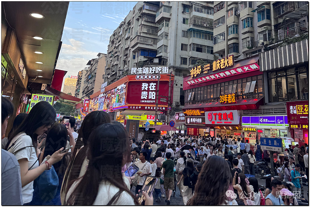 五一假期末尾更疯狂!国内景区人流量再攀高峰,心肝脾肺肾都挤出来(视频/组图) - 107