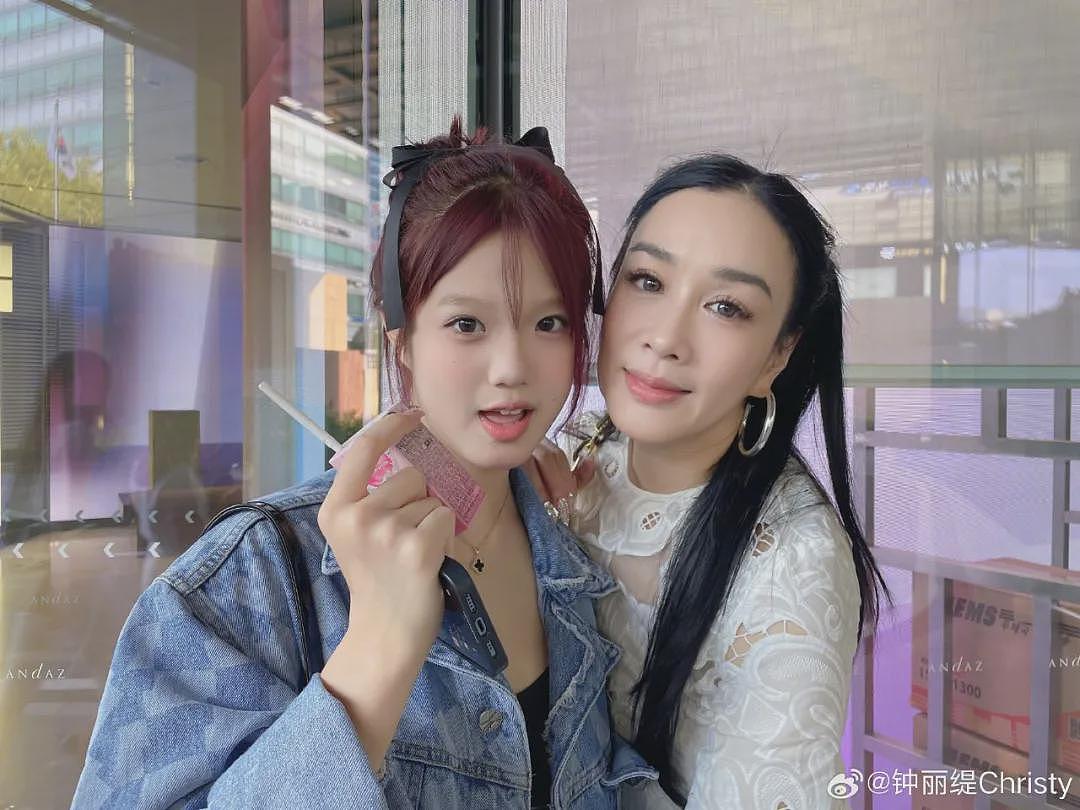 看到钟丽缇三个女儿同框，才明白女儿要怎么养……（组图） - 37
