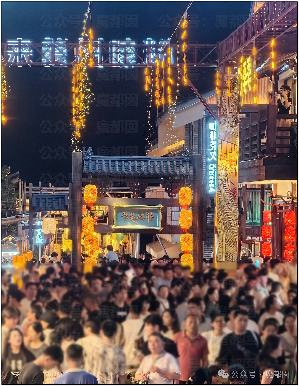 五一假期末尾更疯狂!国内景区人流量再攀高峰,心肝脾肺肾都挤出来(视频/组图) - 83