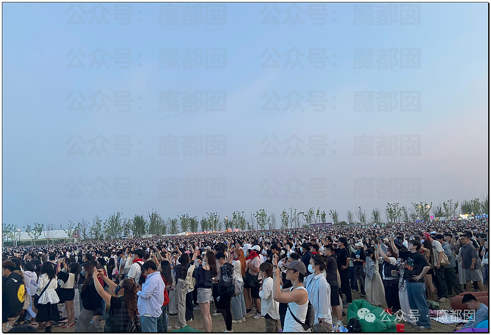 五一假期末尾更疯狂!国内景区人流量再攀高峰,心肝脾肺肾都挤出来(视频/组图) - 85