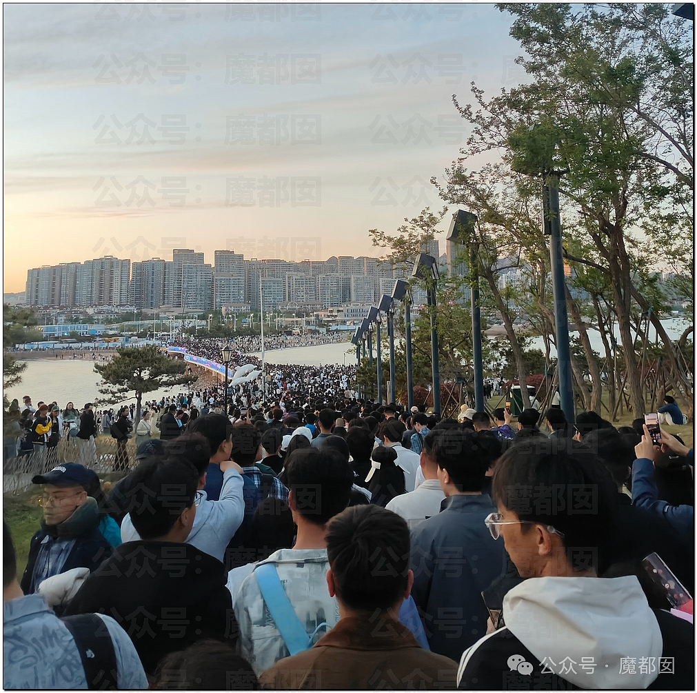 五一假期末尾更疯狂!国内景区人流量再攀高峰,心肝脾肺肾都挤出来(视频/组图) - 111
