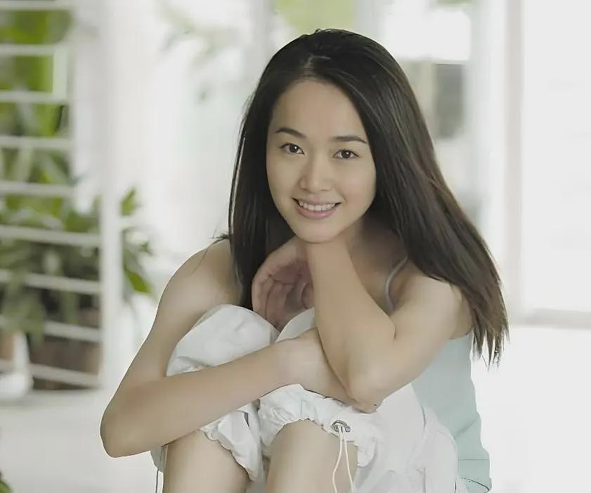 人前正经人后疯狂，靠美貌同多个男人传绯闻，左小青嫁入豪门终成空（组图） - 11