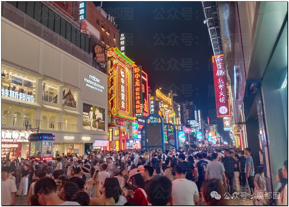 五一假期末尾更疯狂!国内景区人流量再攀高峰,心肝脾肺肾都挤出来(视频/组图) - 76