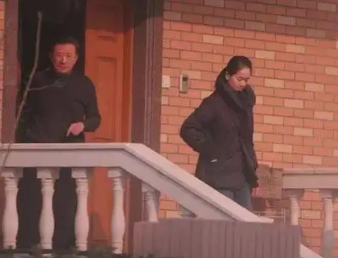 人前正经人后疯狂，靠美貌同多个男人传绯闻，左小青嫁入豪门终成空（组图） - 22